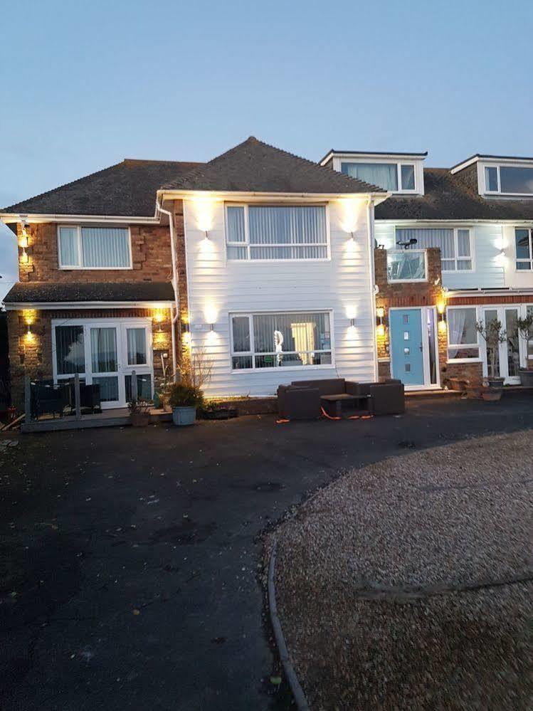 Watersedge Guest House Barton-on-Sea Exterior foto